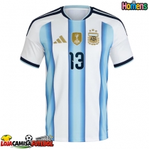 Camisa de Futebol Argentina Cristian Romero #13 Equipamento Principal Mundo 2026 Manga Curta